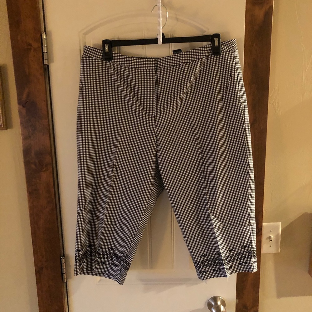 R.Q.T Black/White Check Crops w/ Embroidery Sz.16